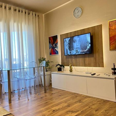 Nemis Apartments In The Centre Of Tirana Four Free Parking Kültér fotó