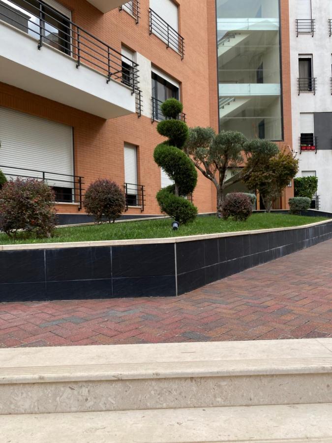 Nemis Apartments In The Centre Of Tirana Four Free Parking Kültér fotó